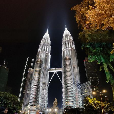 Sky Suites Klcc Homestay By Birdy Stay Kuala Lumpur Exterior foto